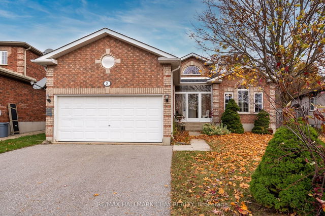 8 Kenwell Crescent