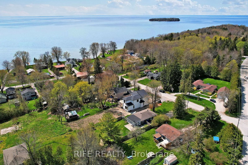 3965 Hilltop Rd E, Ramara, L3V 6H7 | Image 3