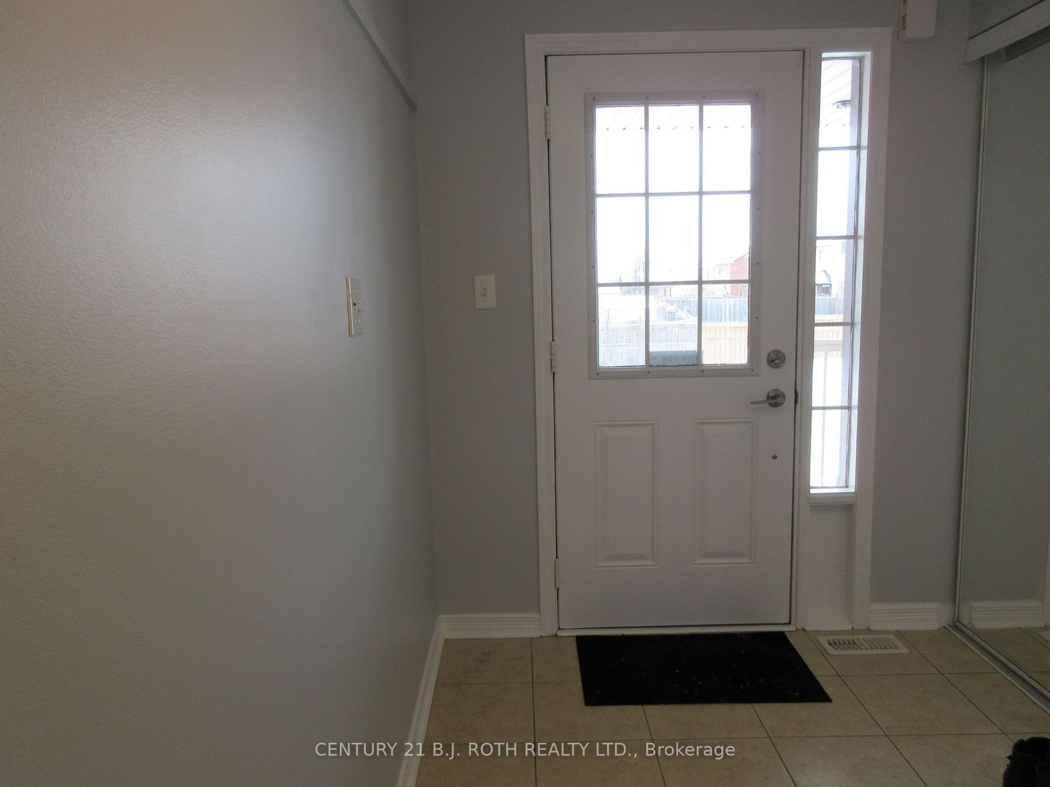 Listing Image 6