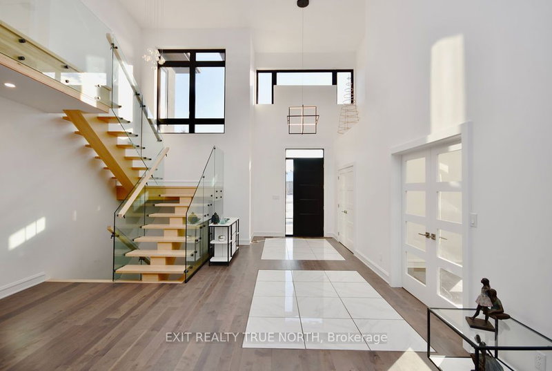 57 Glenhuron Dr, Springwater, L4M 6T4 | Image 2