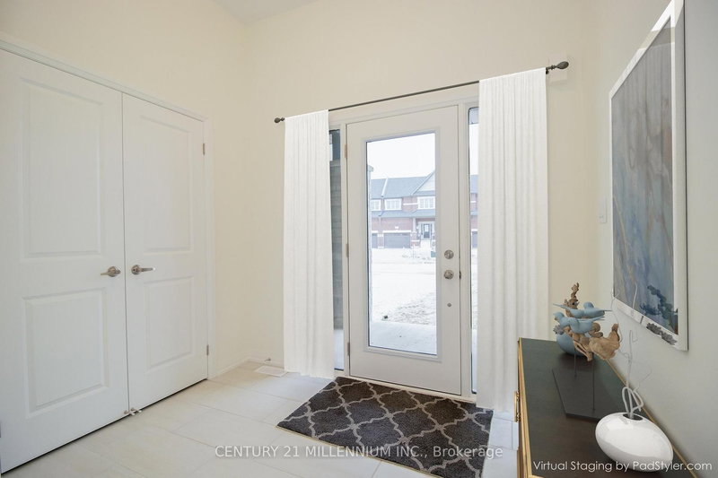 204 Rosanne Circ, Wasaga Beach, L9Z 0N3 | Image 3