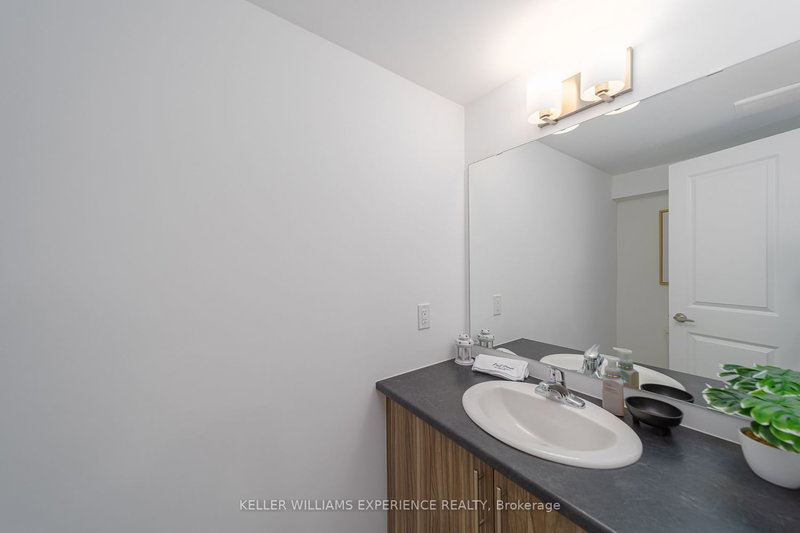 42 Hay Lane, Barrie, L9J 0T8 | Image 3