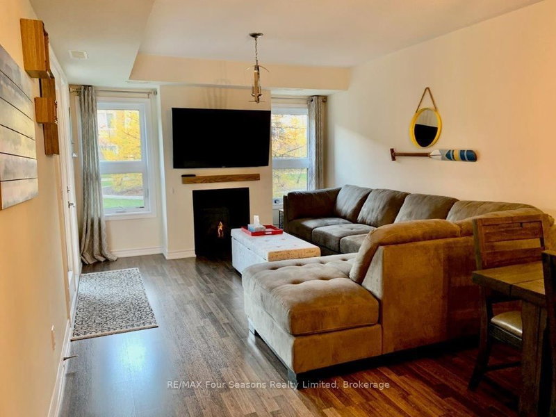 102 - 4 Cove Crt, Collingwood, L9Y 0Y6 | Image 3