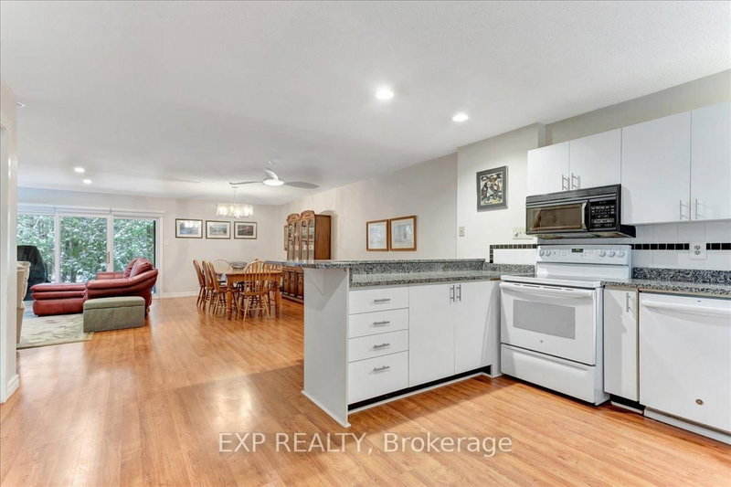 16 - 576 Oxbow Cres, Collingwood, L9Y 5B4 | Image 3