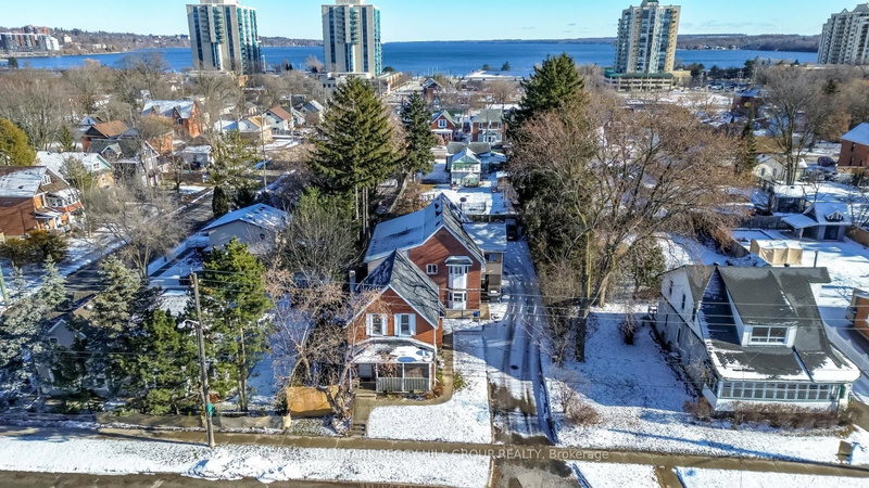 81 Innisfil St, Barrie, L4N 3E3 | Image 2