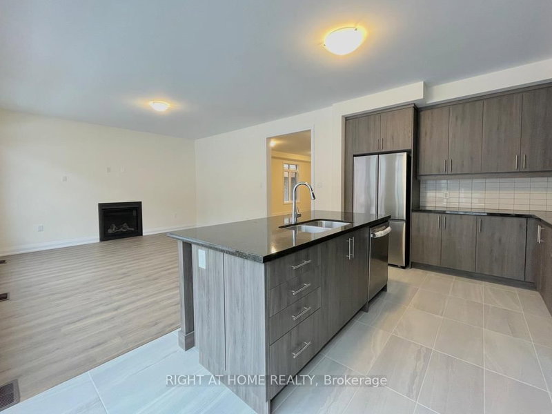 11 Calypso Ave, Springwater, L9X 2E1 | Image 3