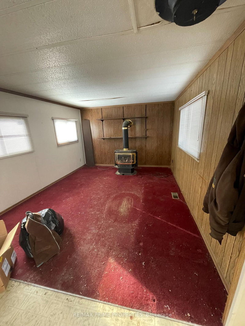 4064 Ash Cres, Severn, L3V 6H4 | Image 2