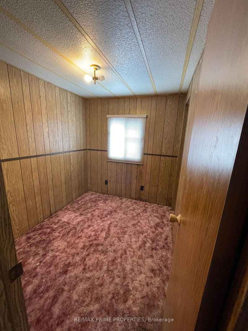 4064 Ash Cres, Severn, L3V 6H4 | Image 3