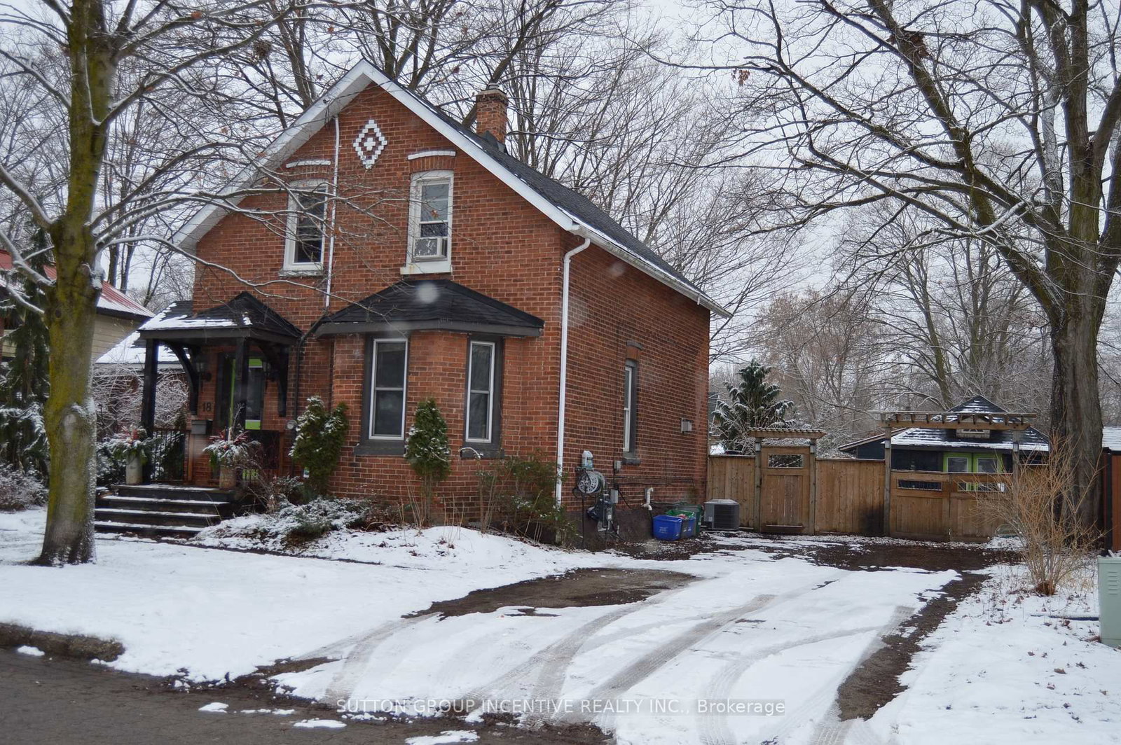 Listing photo 2