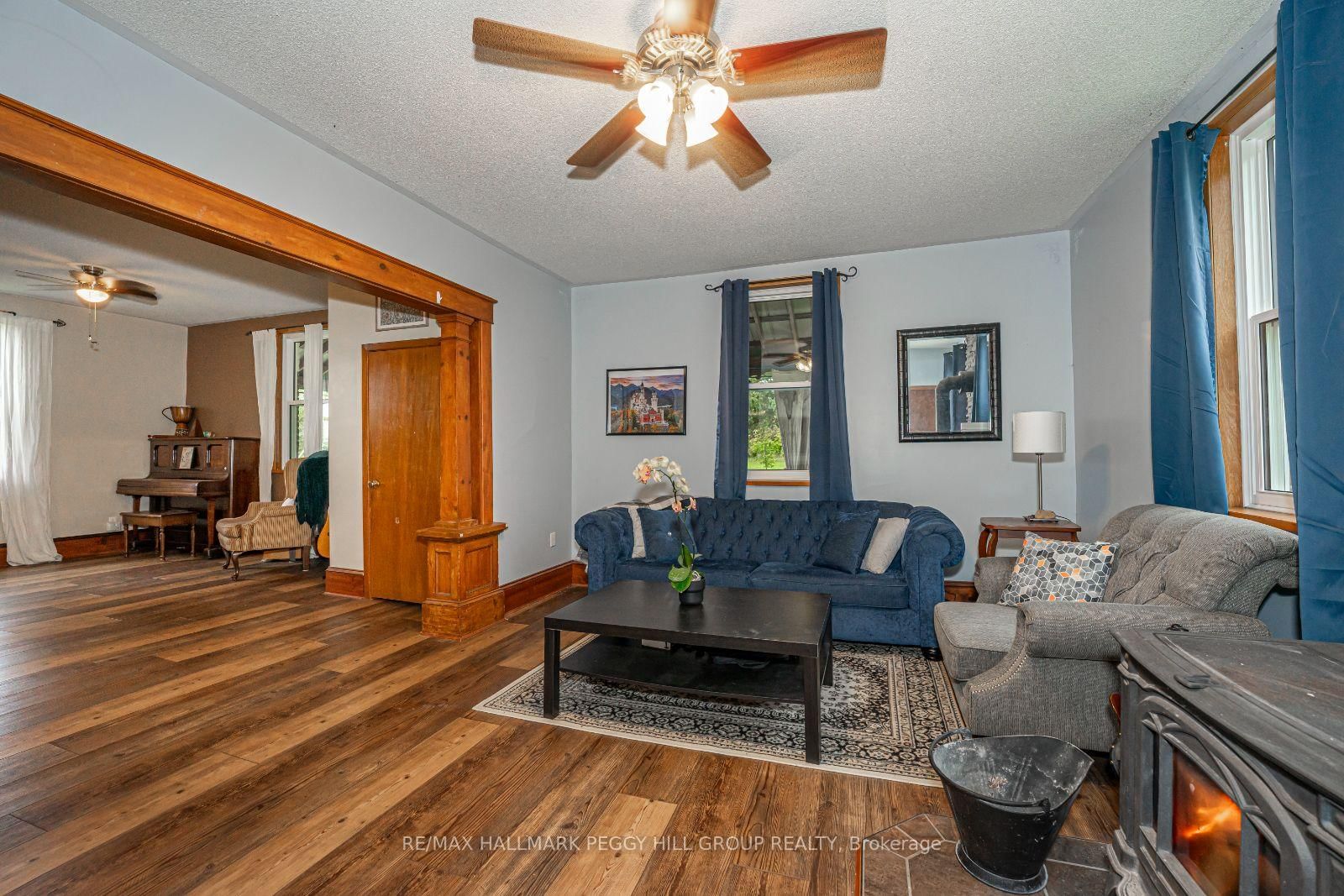 Listing Image 7