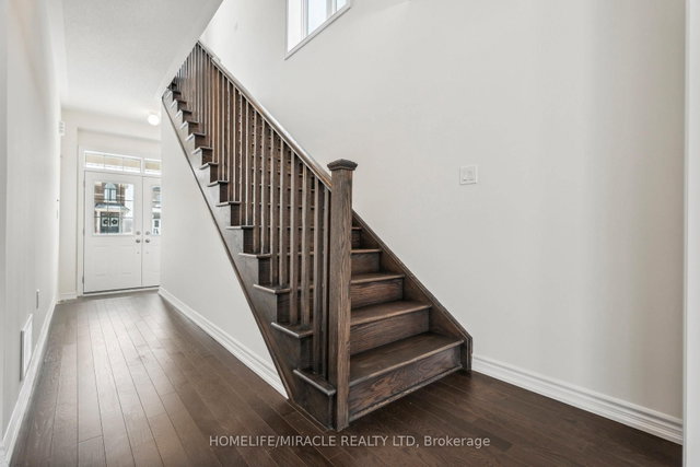 157 Terry Fox Dr, Barrie, ON | Property.ca