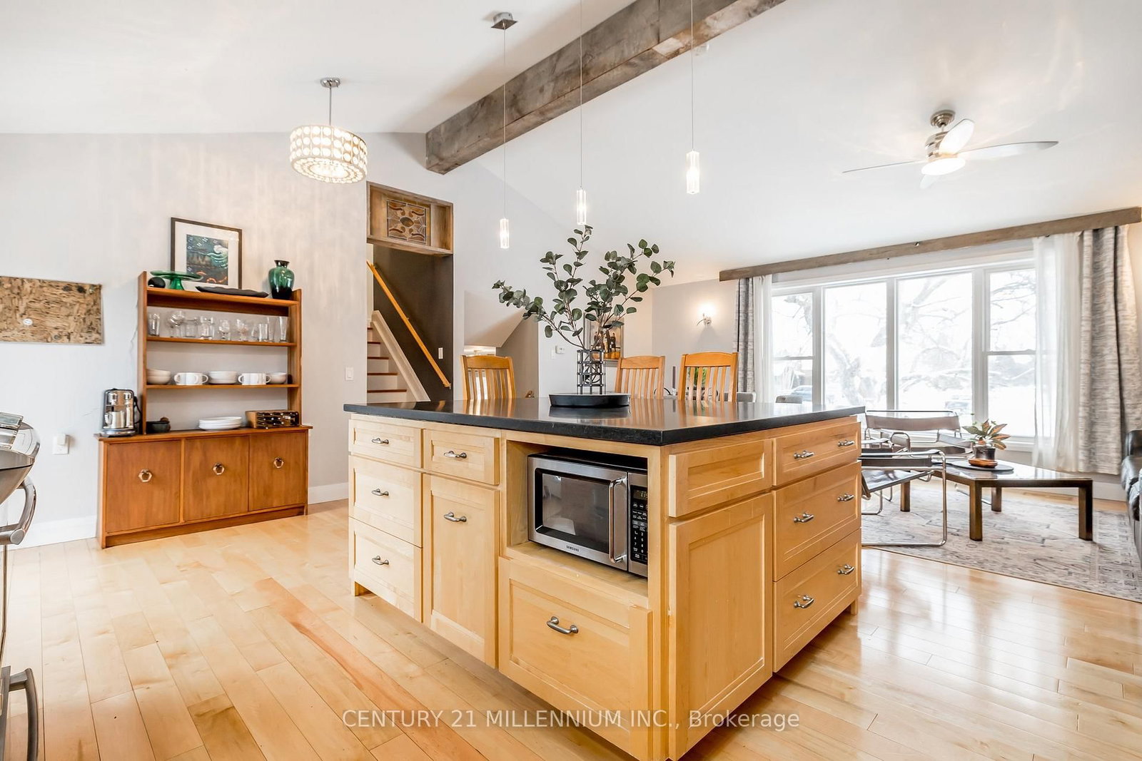 Listing Image 10