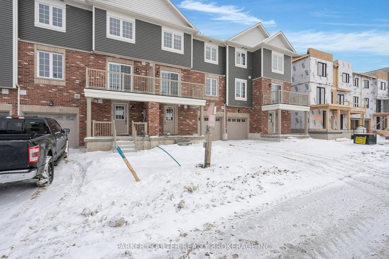 34 Hay Lane, Barrie, L9J 0C2 | Image 2