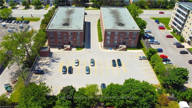 359-363 Duckworth St, Barrie, L4M 3X8 | Image 2