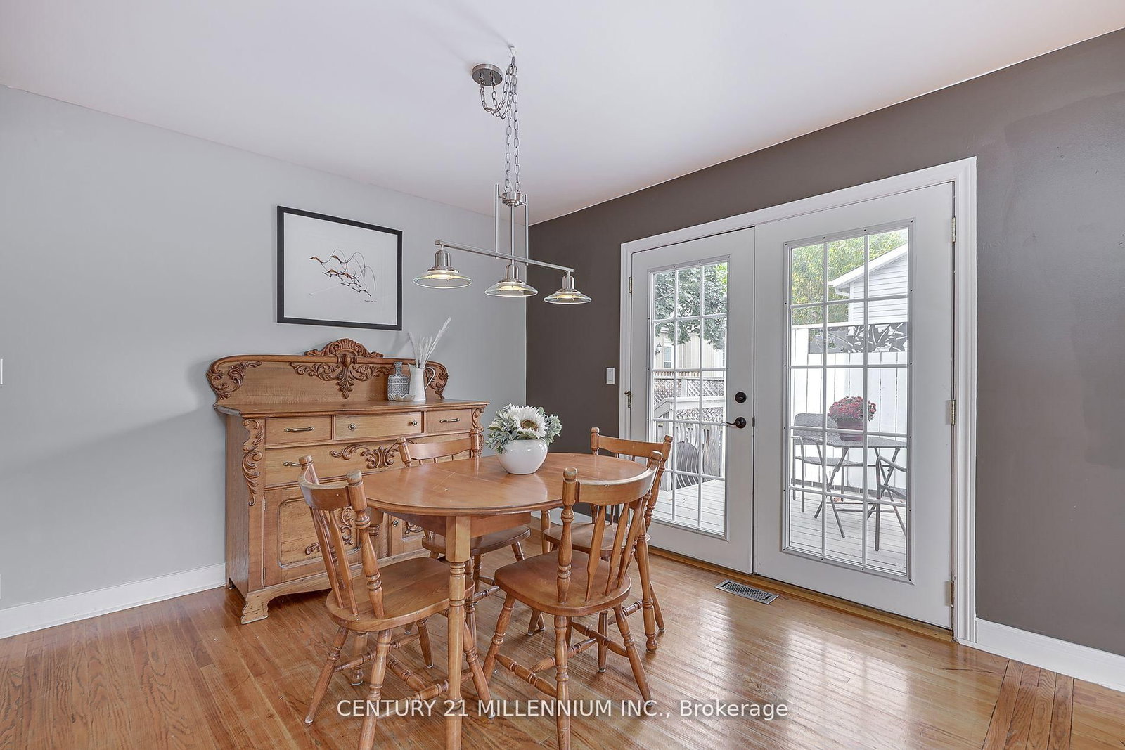 Listing Image 8