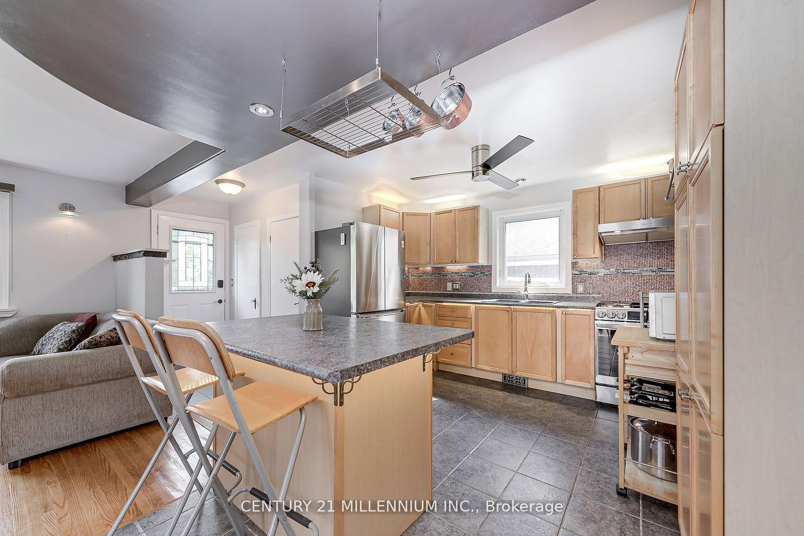 Listing Image 9