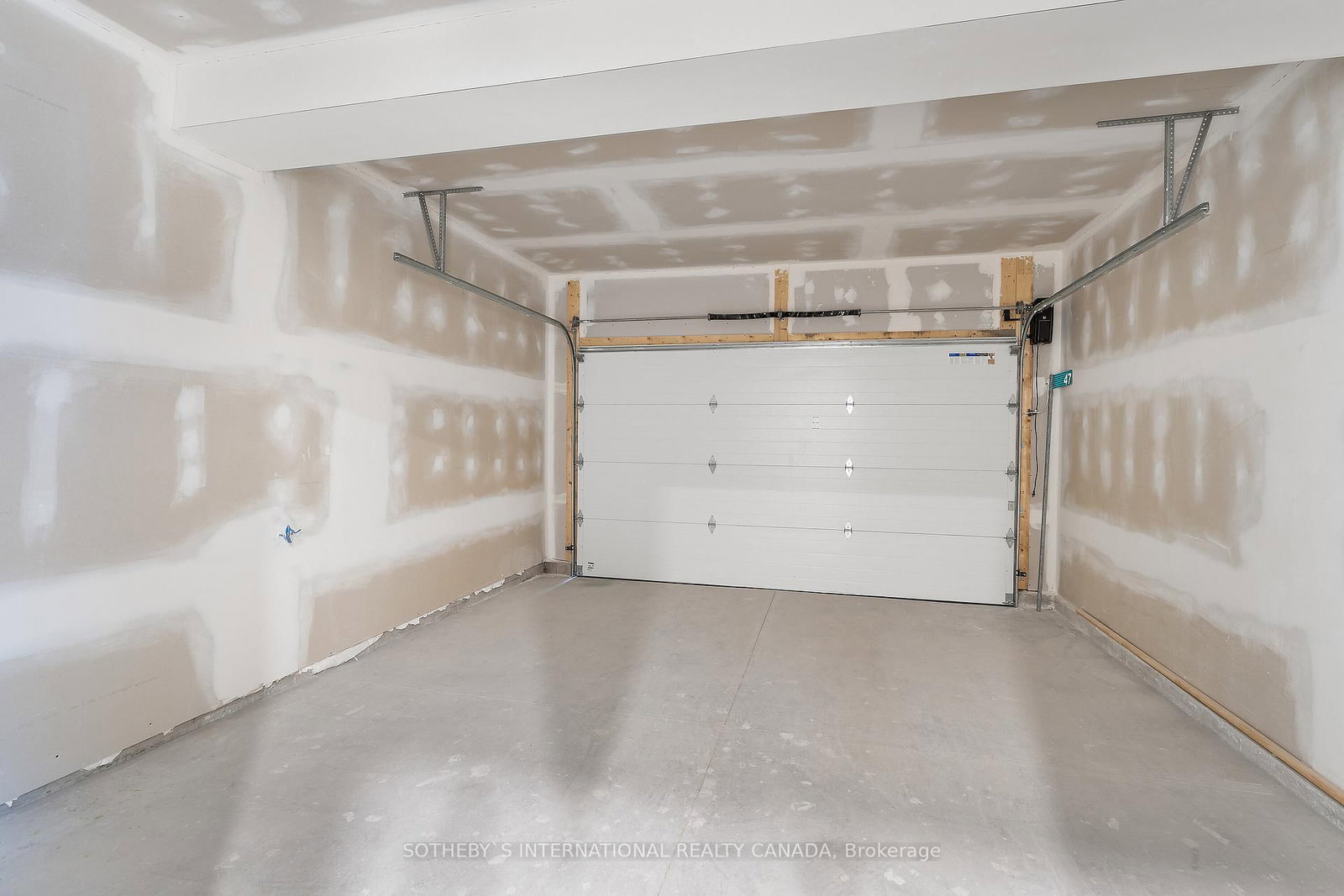 Listing Image 37