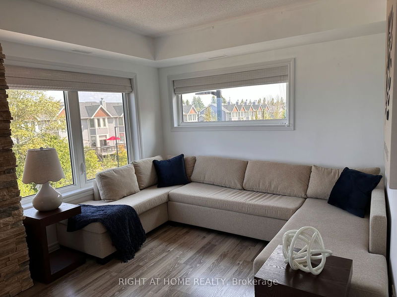  308 - 4 Cove Crt  Collingwood, L9Y 0Y6 | Image 2