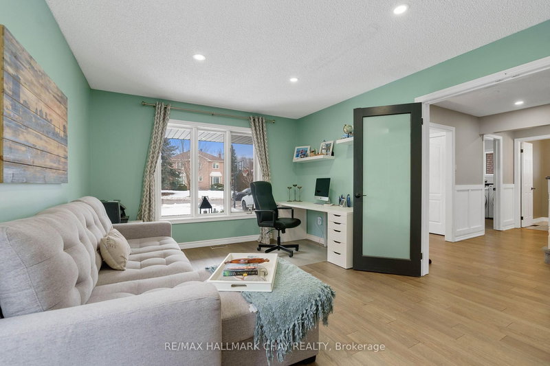 61 Barwick Dr, Barrie, L4N 6Z5 | Image 3