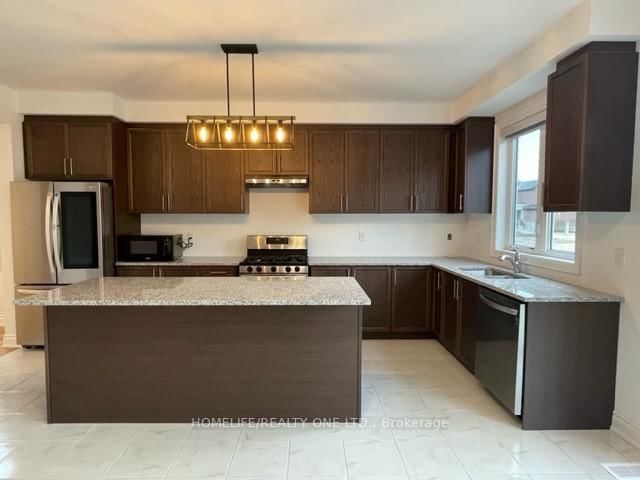 47 Autumn Dr, Wasaga Beach, L9Z 0K7 | Image 2