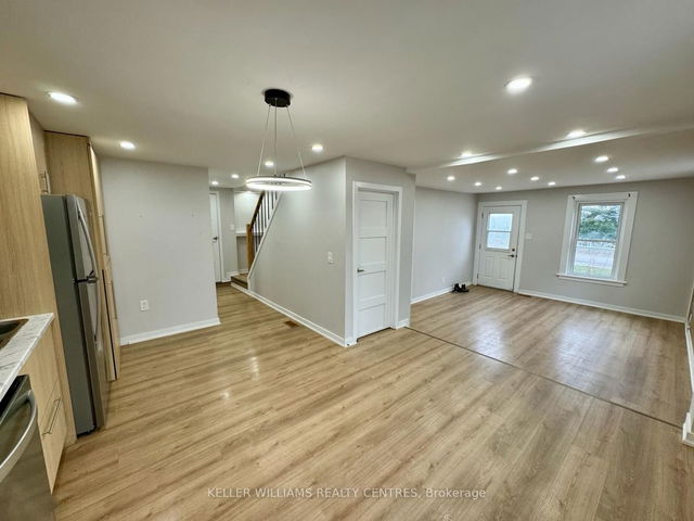 1 - 1028 Harbourview Drive