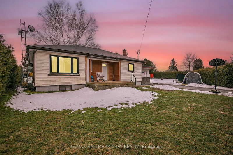 home for sale on 1505 15 & 16 Sideroad E