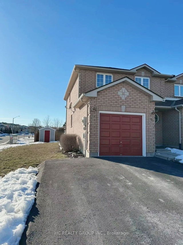 20 Silver Maple Crescent