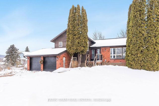 8 Bay Court