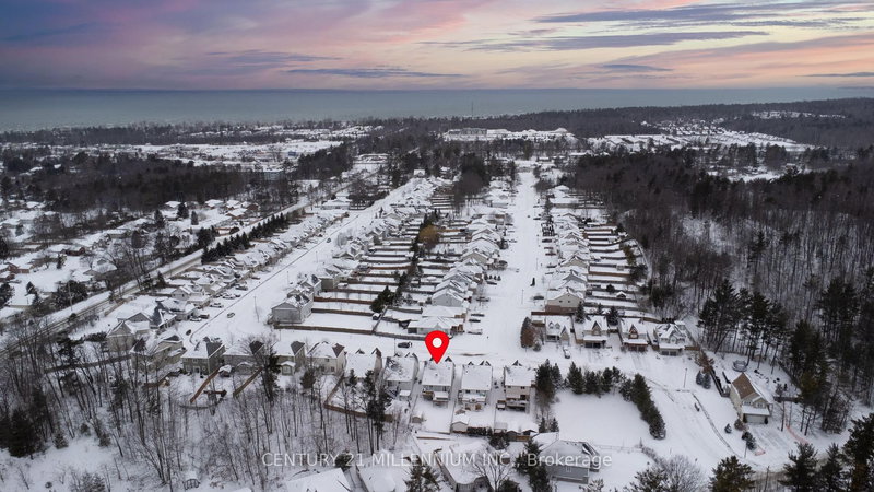 78 Christy Dr, Wasaga Beach, L9Z 0B9 | Image 2
