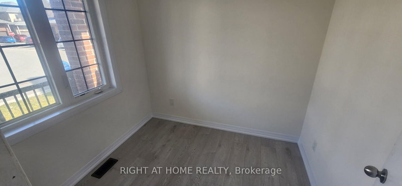 11 Bedford Estates Cres, Barrie, L4N 3Z8 | Image 3