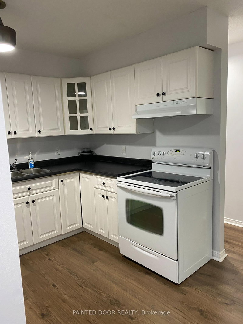 212 - 126 Bell Farm Rd, Barrie, L4M 6J3 | Image 3