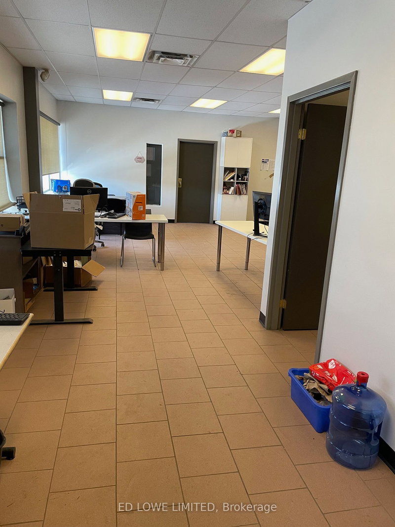 69 Saunders Rd, Barrie, L4N 9A7 | Image 2