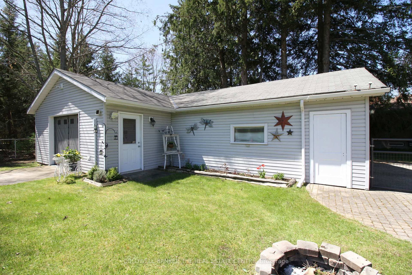 Listing Image 4