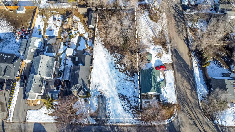 40 Perry St, Barrie, L4N 2G3 | Image 2