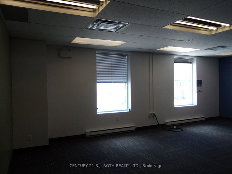 202 - 10 Peter St N, Orillia, L3V 4Y7 | Image 3