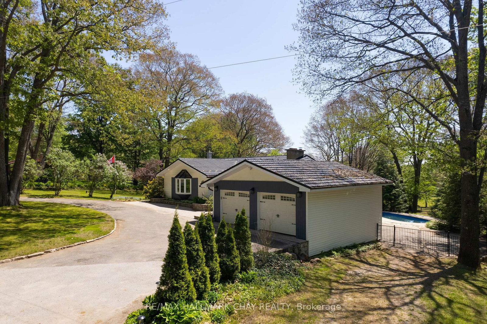 Listing Image 3
