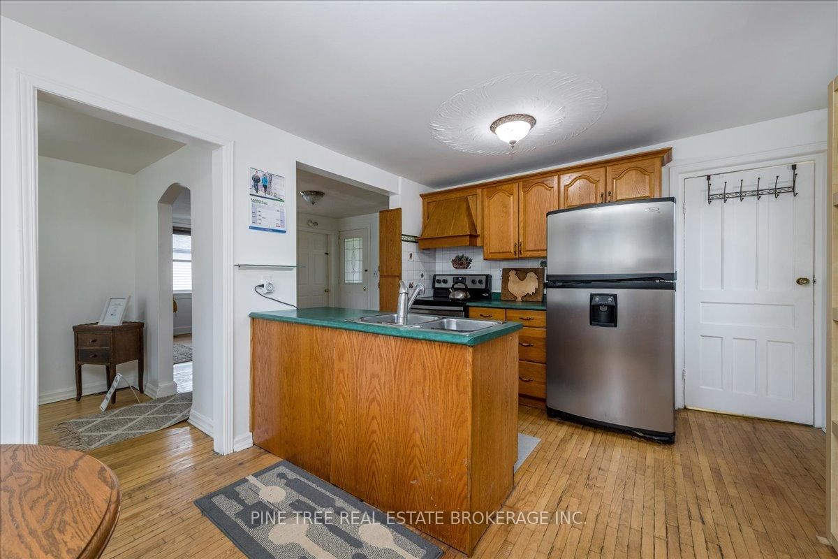 Listing Image 3