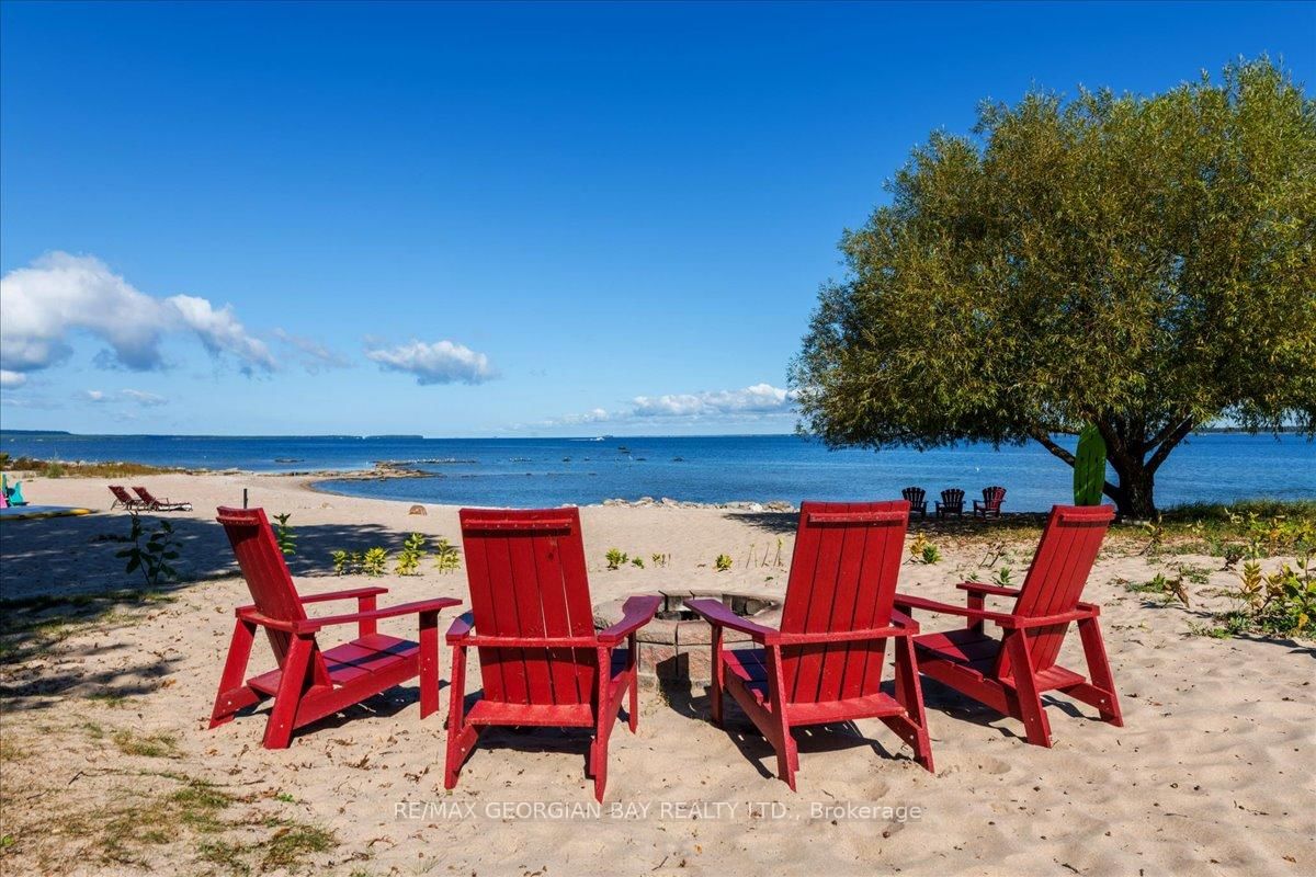 Detached House sold at 1777 Champlain Road, Tiny, Rural Tiny, L9M 0B6 - MLS: S8125598