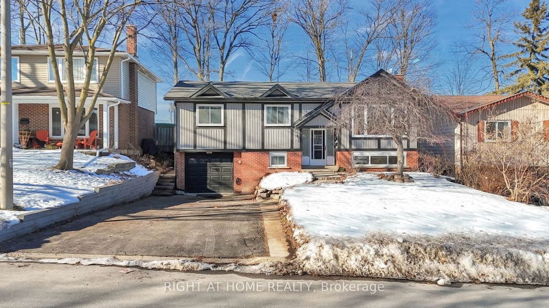home for lease on Mainfl-42 Farmingdale Crescent N