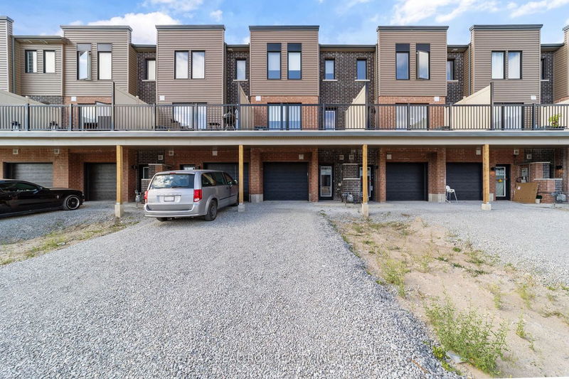 home for lease on 7 Fairlane Avenue