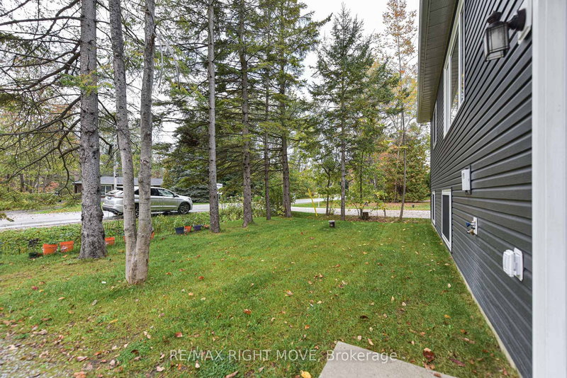 2082 Centre Ave, Severn, L3V 6H3 | Image 2