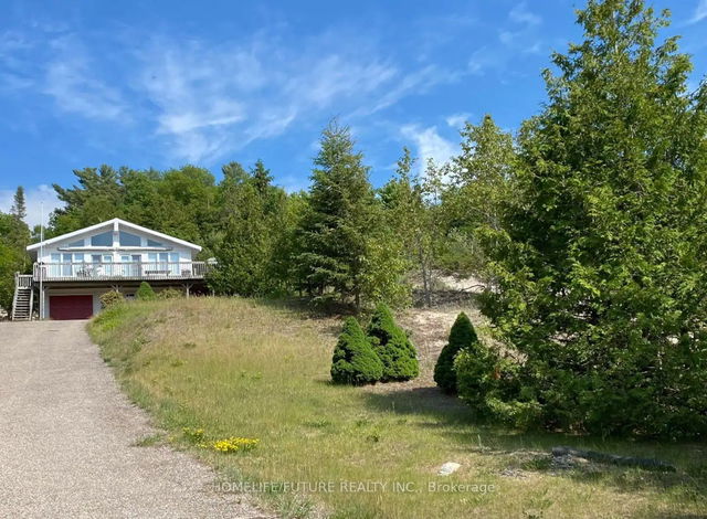 17 Wendake Road