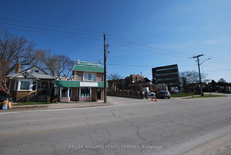 10 Ross St, Barrie, L4N 1E7 | Image 2