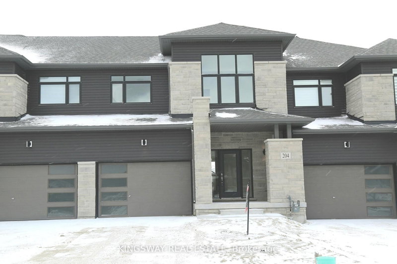 204 Rosanne Circ, Wasaga Beach, L9Z 1J7 | Image 2