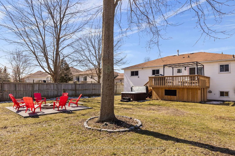 81 Royal Beech Dr  Wasaga Beach, L9Z 1H5 | Image 33