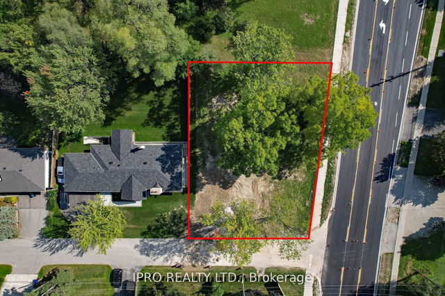 8 Golfview Drive