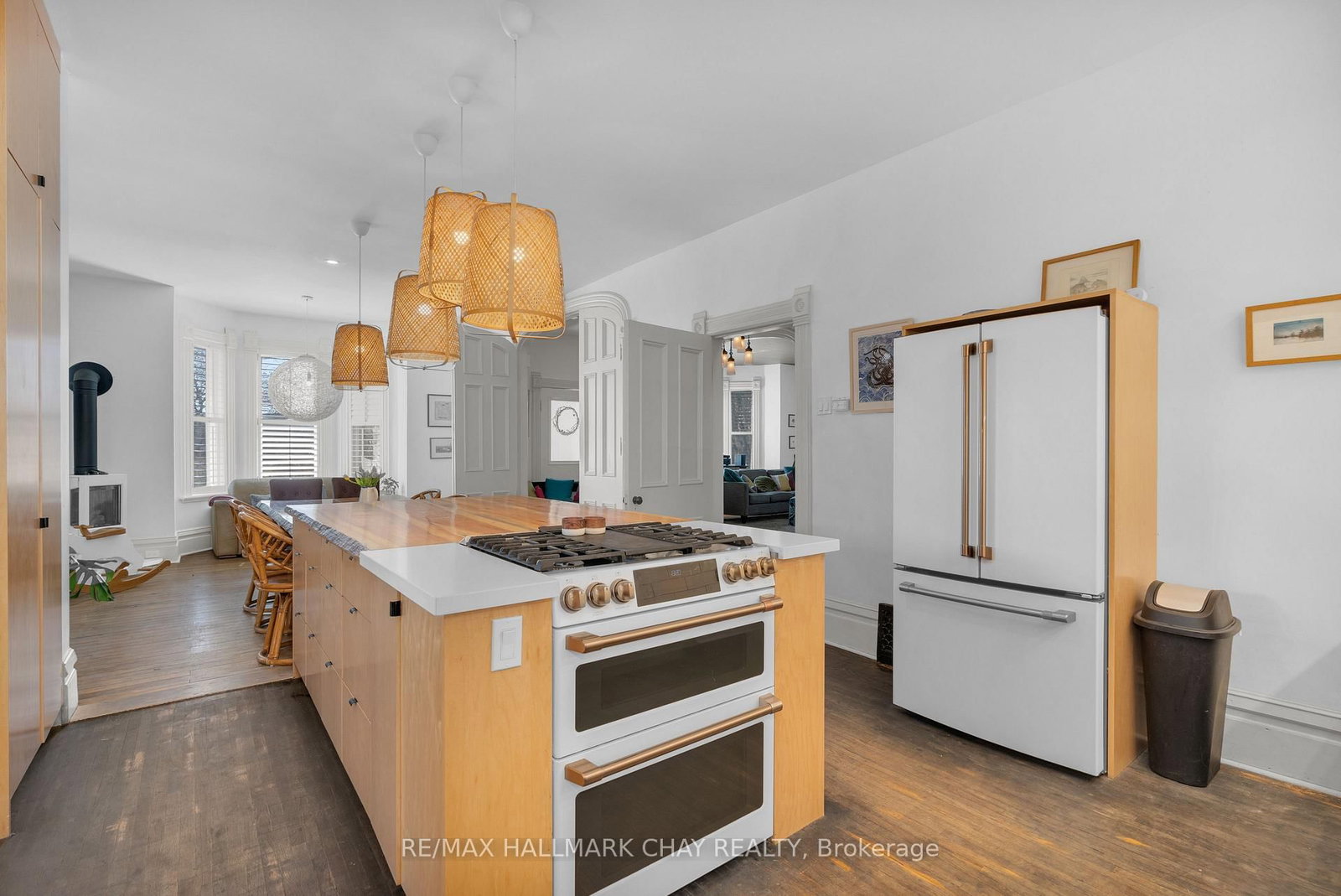 Listing Image 8