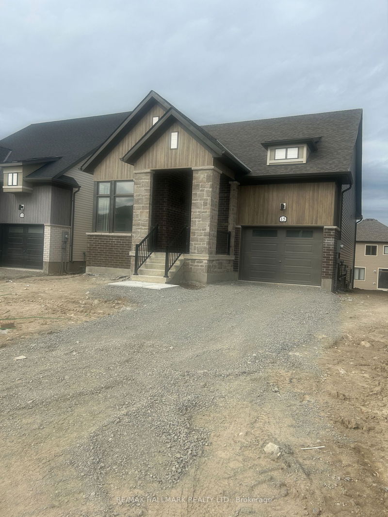 home for lease on 15 Rosanne Circle