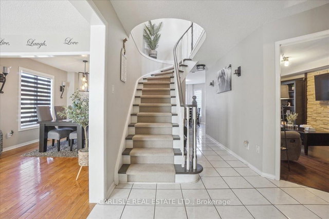 40 Macmillan Crescent