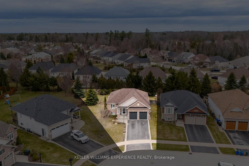 35 Northwood Dr, Wasaga Beach, L9Z 3B1 | Image 2